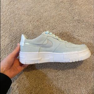 Nike Air Force 1 Low Pixel